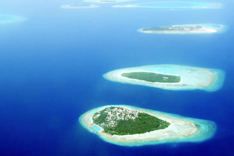 Malediwy - ile trwa lot. Zdjęcie autorstwa Asad Photo Maldives z Pexels
