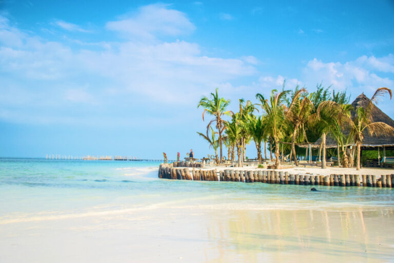 Zanzibar - ile trwa lot. Zdjęcie autorstwa Ákos Helgert z Pexels