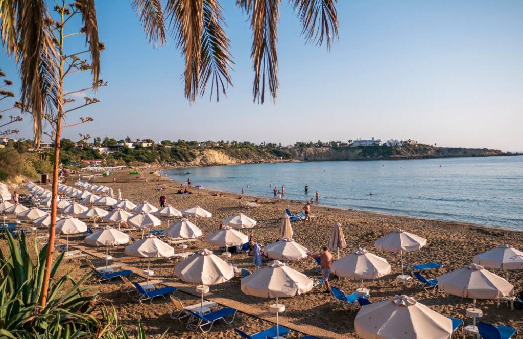 Plaża Coral Bay Beach Cypr