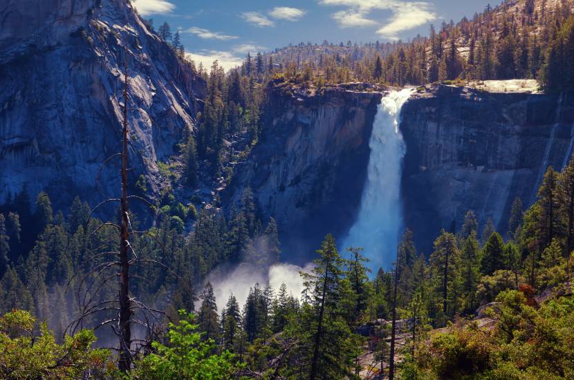 Wodospad w Parku Yosemite – Wodospad Nevada