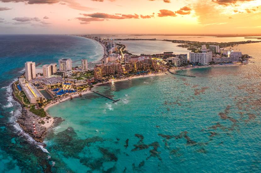 Ile się leci do Cancun