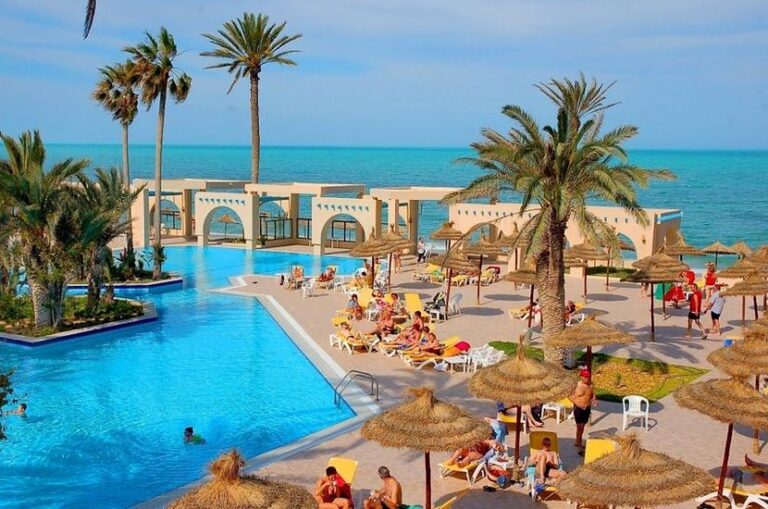 Fantastyczny tunezyjski kurort przy samej plaży ✈️🏖️ Od 1 750 zł.