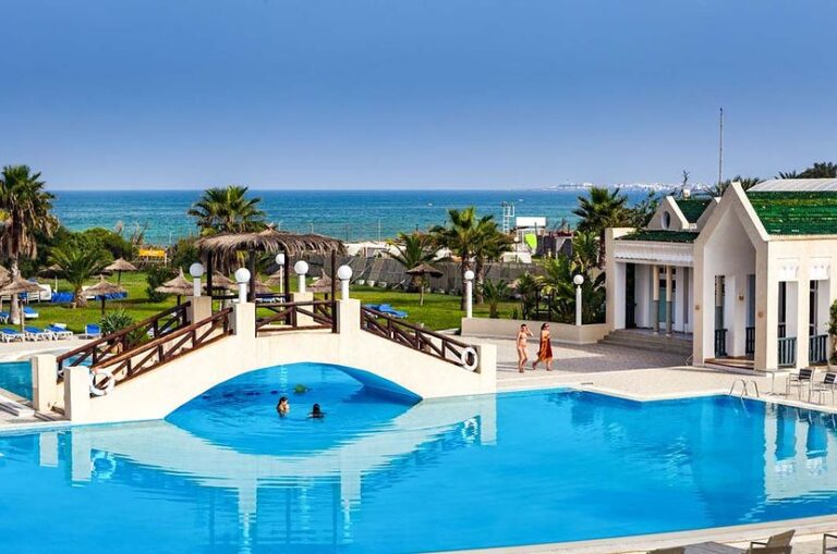 Hotel z oceną 💥 8.7/10 w Tunezji zaprasza na super laścika 🌴 od 2 189 zł