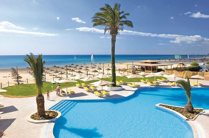 Ten tunezyjski hotel zachwalają wczasowicze 🌴 A teraz na lasta w cenie od 1 441 zł 💸