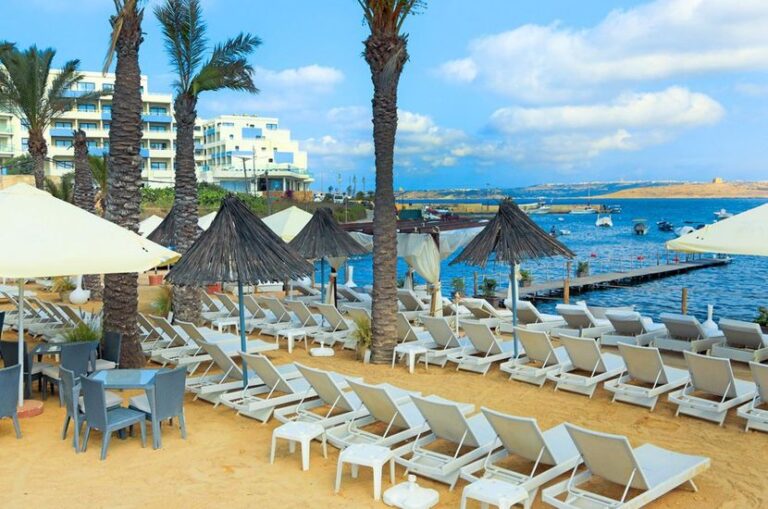 Tanie oferty urlopowe na Maltę i Cypr w grudniu ✈️☀️ Od 1 549 zł