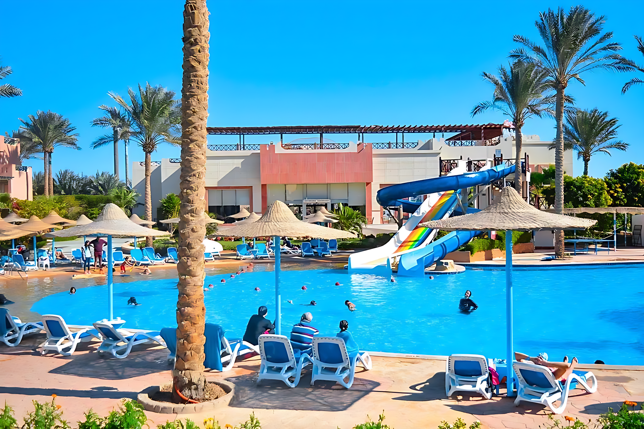Czterogwiazdkowy Rehana Sharm Resort w Sharm na lasta. Od 1 550 zł/os.